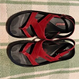 Aerosoft Women's Red and Black Sandals